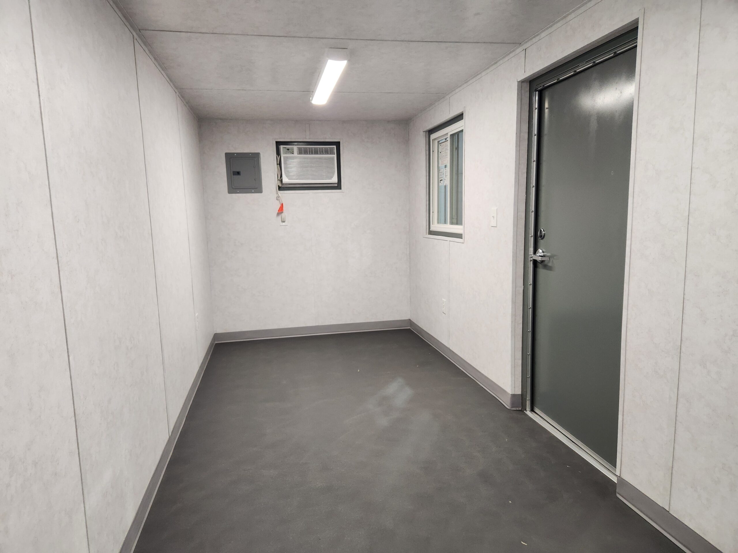 20' GLO Interior2 min